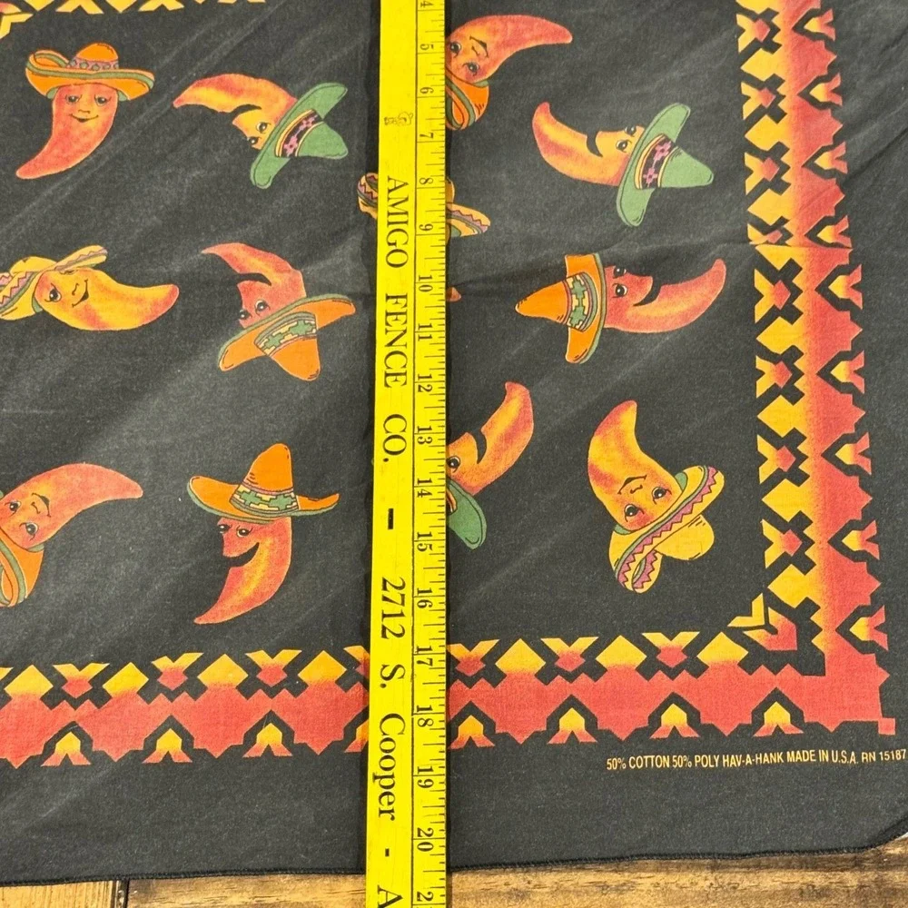 Vintage Hav-A-Hank Chili Pepper 80s Sombrero Bandana Black Red Made in USA 15187